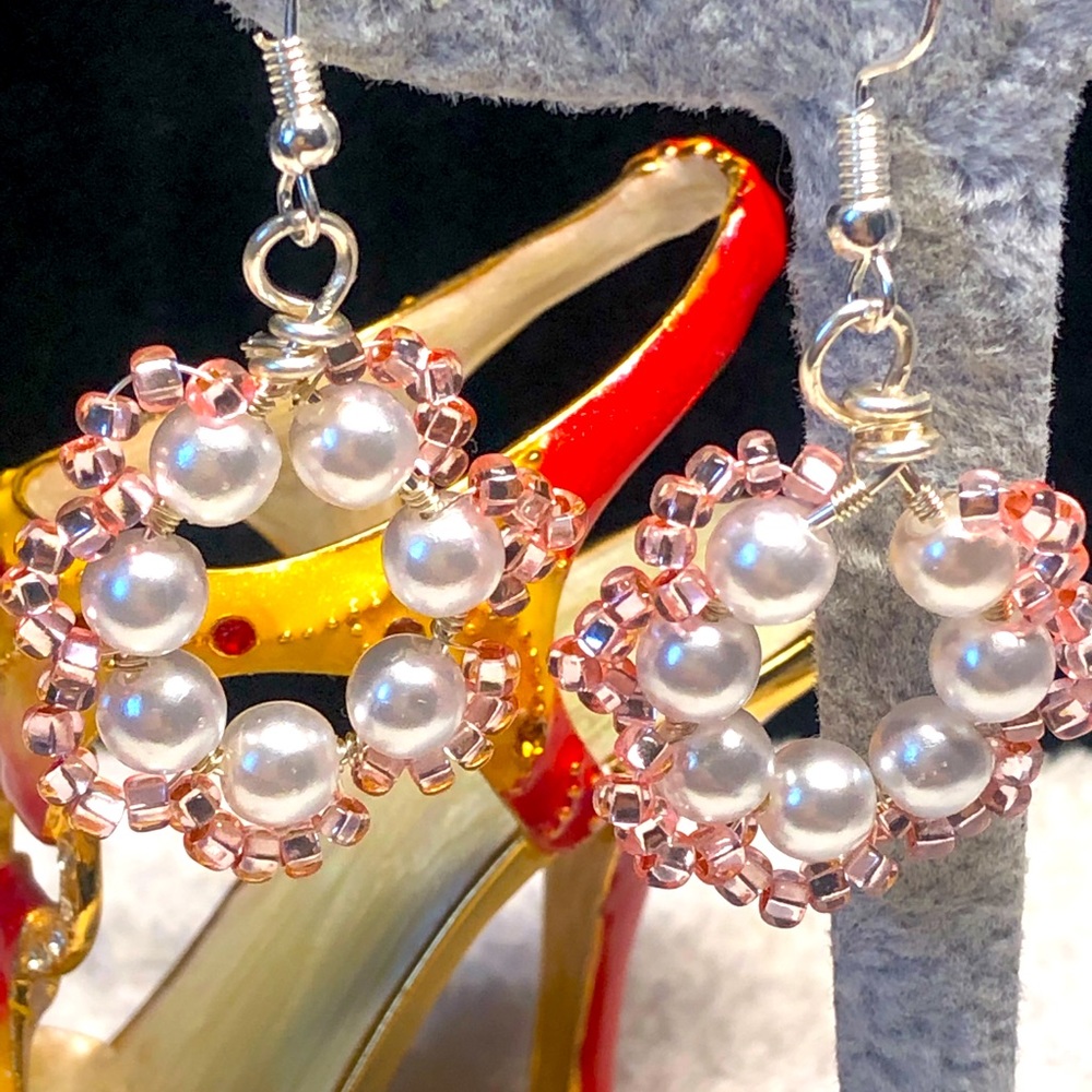 💕Bright crystal and pearl earrings -handmade, hoop style beaded